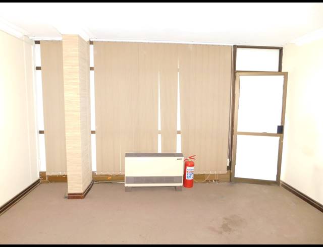 127M² OFFICE TO LET IN FERNDALE